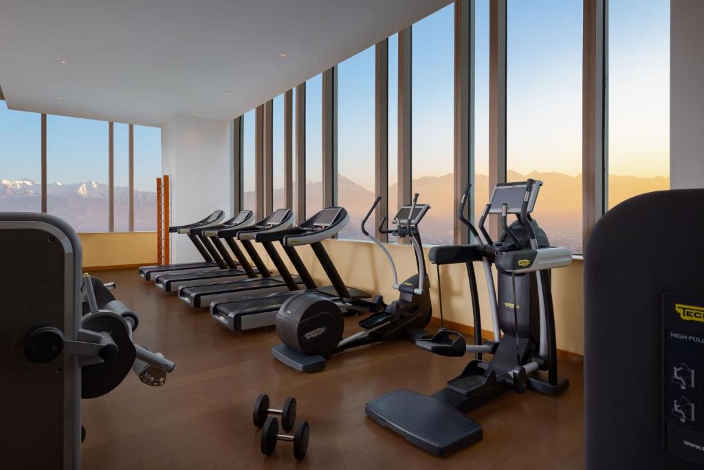 THE RITZ-CARLTON