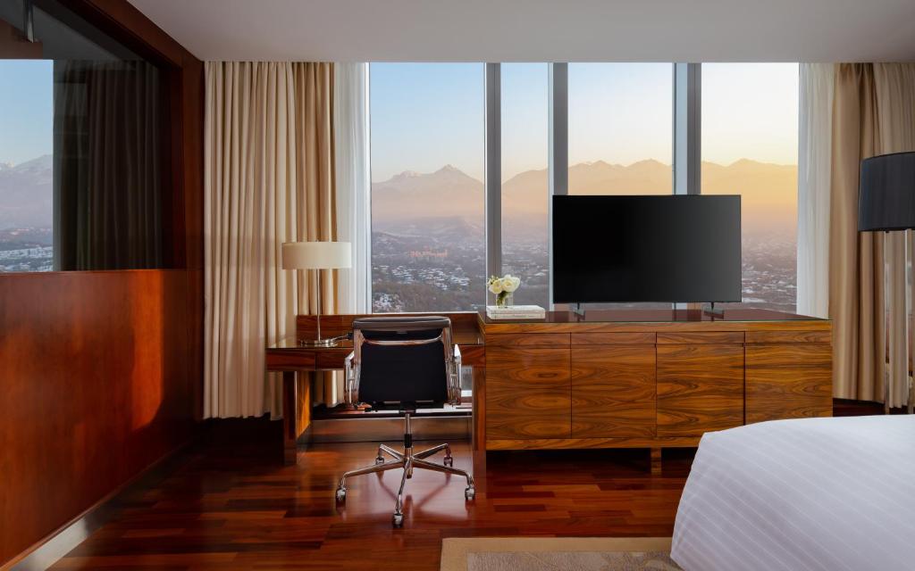 THE RITZ-CARLTON
