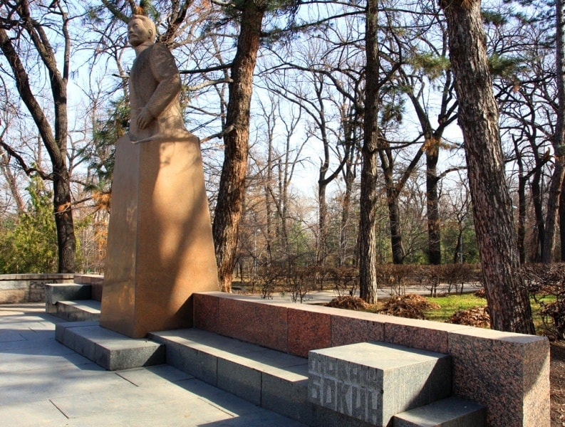 Памятник Тихону Бокину