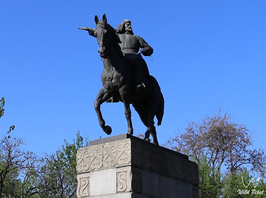 Памятник А.Иманову