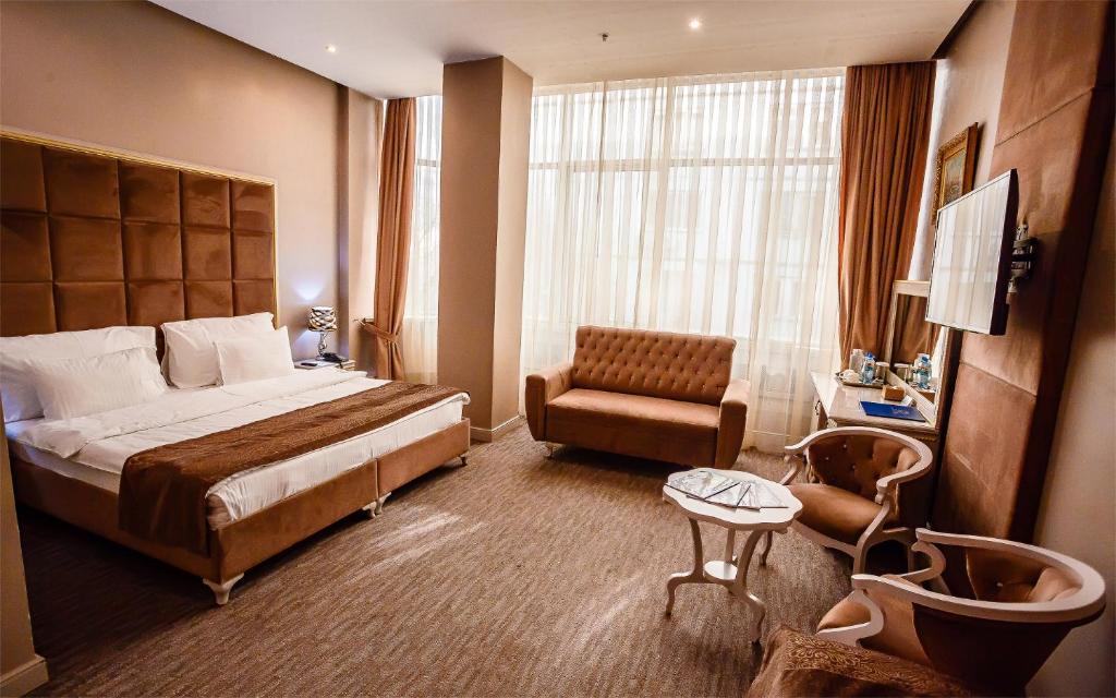 Grand Sapphire Hotel