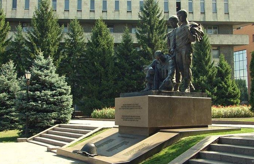 Памятник воинам-казахстанцам, погибшим в Афганистане