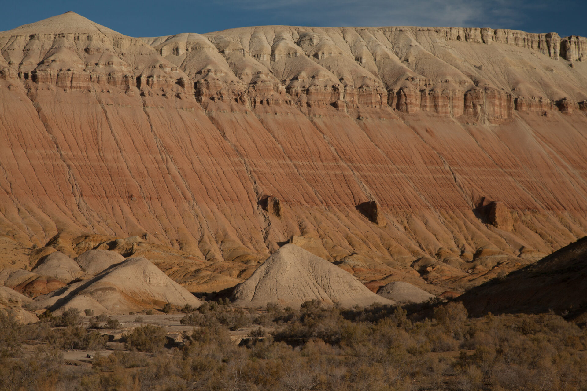 Горы Актау (Алтын-Эмель)