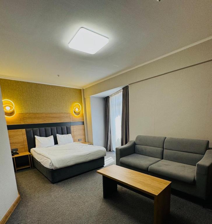 Golden Palace Hotel