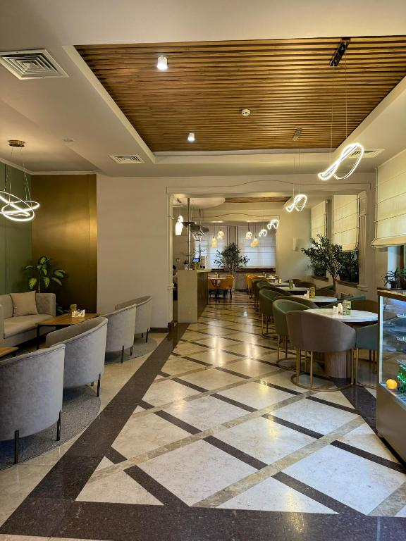 Golden Palace Hotel