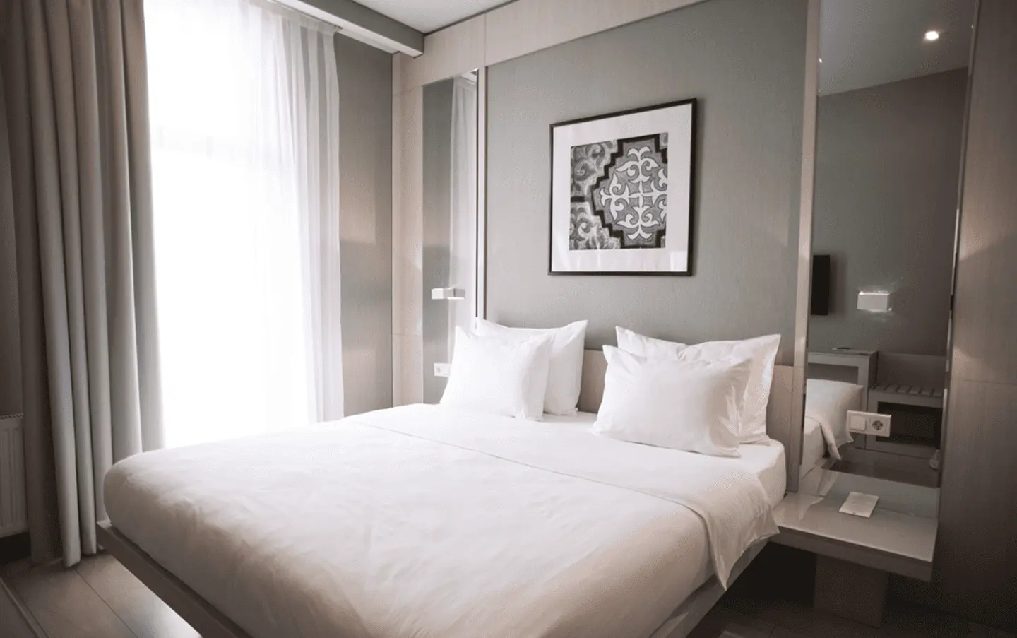 Resident City Hotel