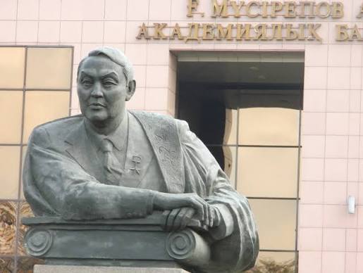Памятник Габиту Мусрепову