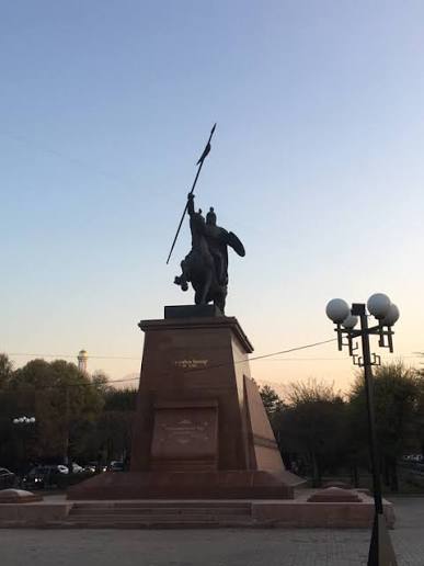 Памятник Райымбек Батыру