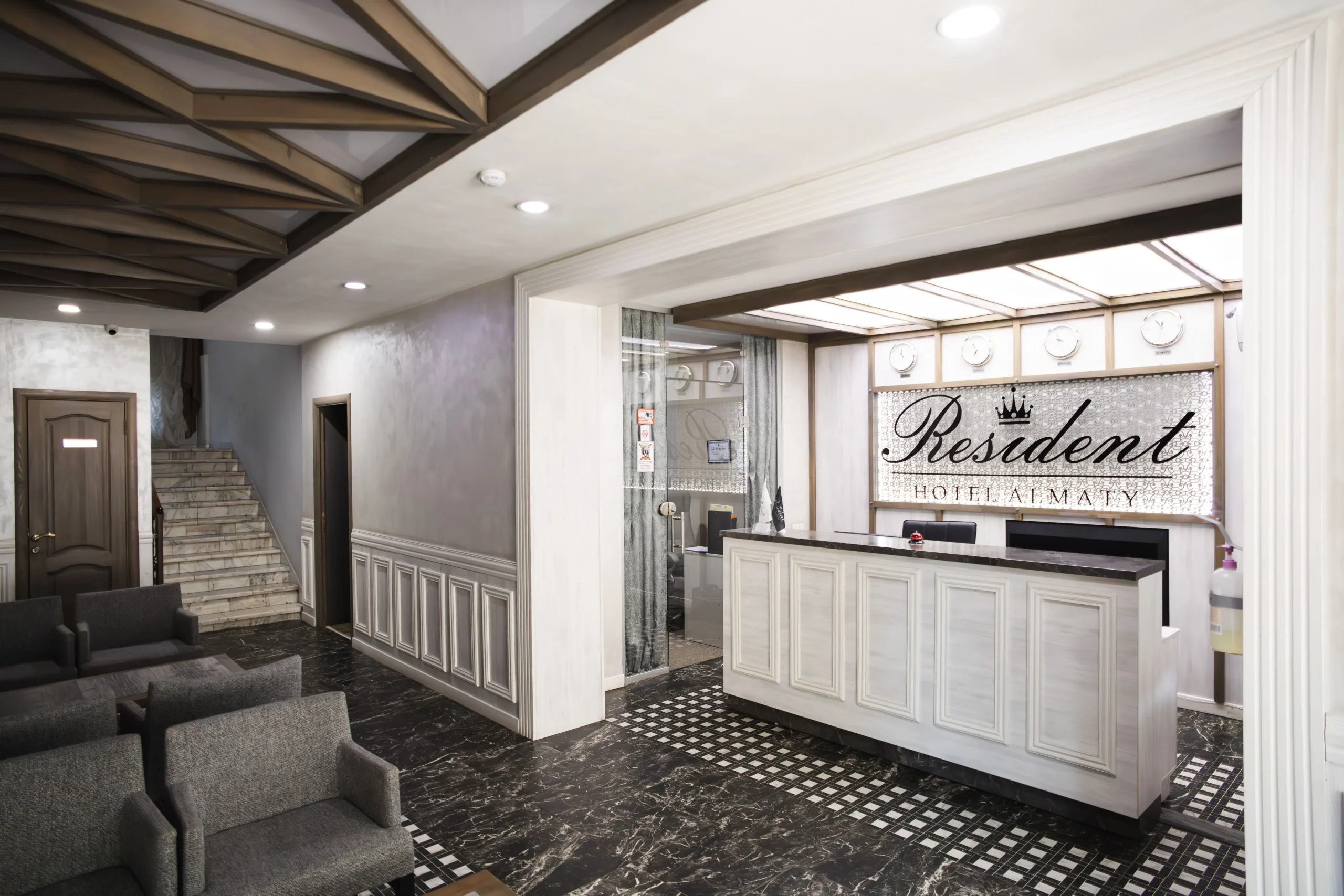 Resident City Hotel