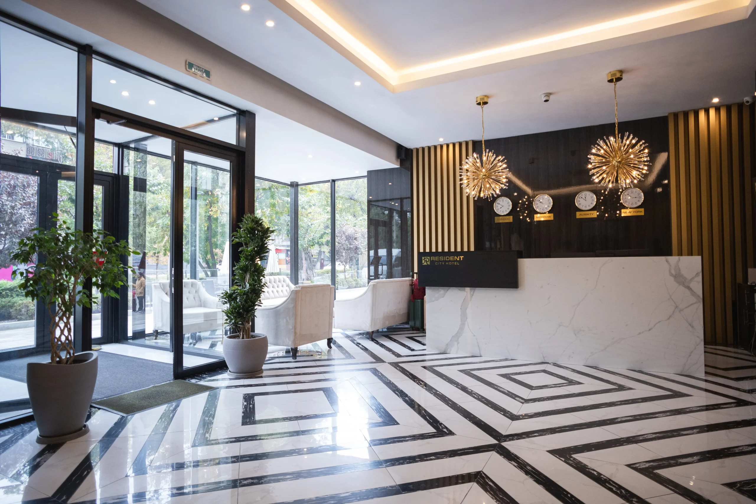 Resident City Hotel