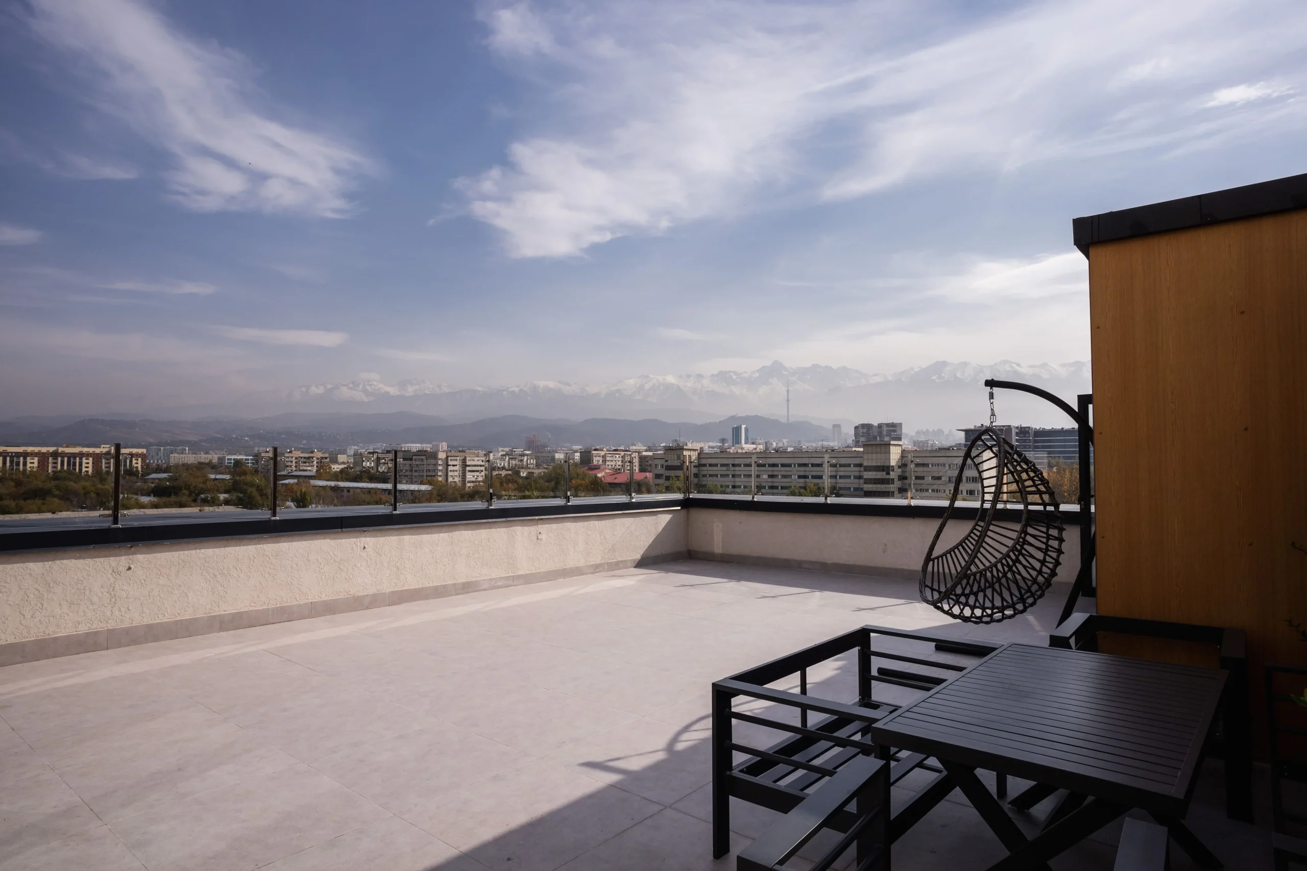 Resident City Hotel