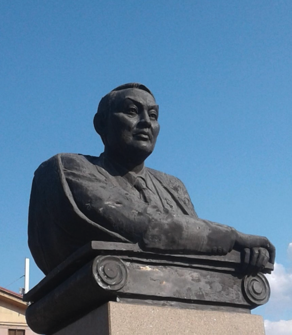 Памятник Габиту Мусрепову