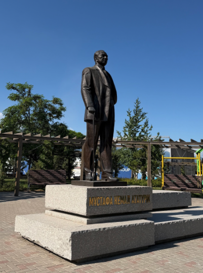 Памятник Мустафе Ататюрку