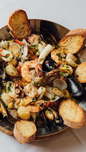La Barca Fish & Wine