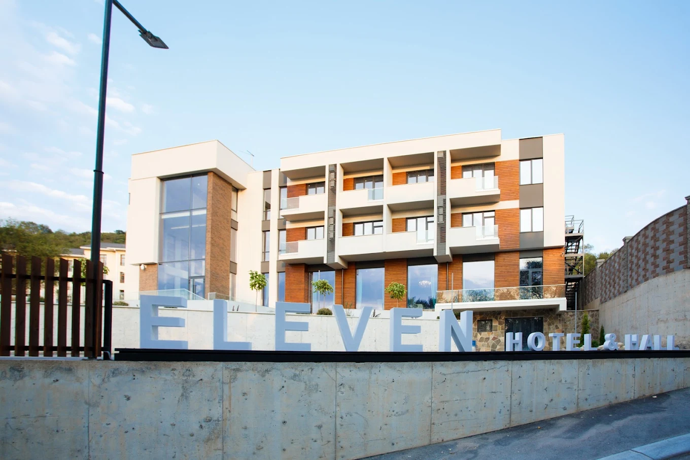Eleven hotel & hall